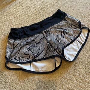 Lululemon womens size six short